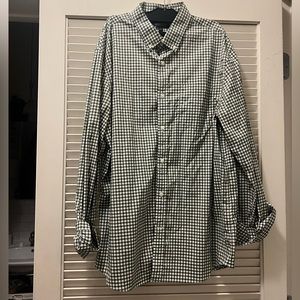 Banana Republic Men’s Green and White Gingham Button Down Shirt